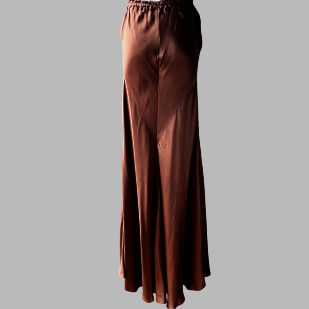‼️💥PRICE DROP ☄️ Vintage Roberto Cavalli Skirt Size M/L
100% Silk - Picture 5 of 13